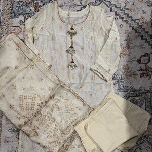 Indian Off White Boutique 3 Pcs | Elegant Indian Wear